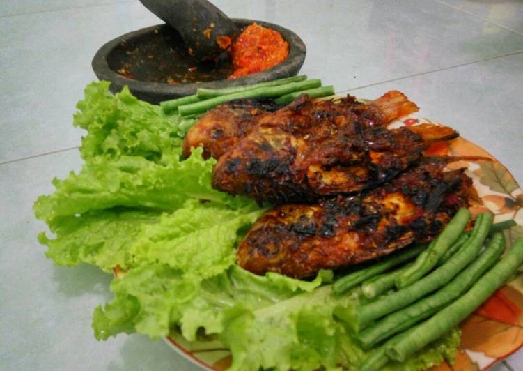 cara membuat Ikan nila bakar pedas manis