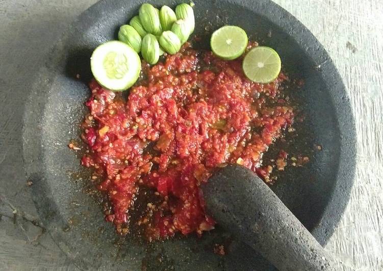 resep makanan Sambal matah uenakk