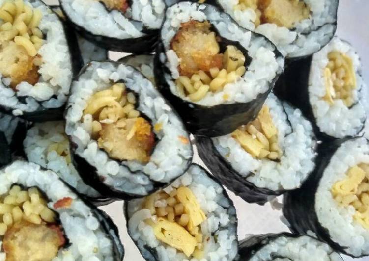 gambar untuk cara membuat Sushi anak kosan