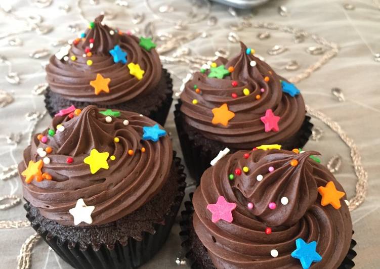 resep lengkap untuk Ganache kocok untuk hiasan cupcake