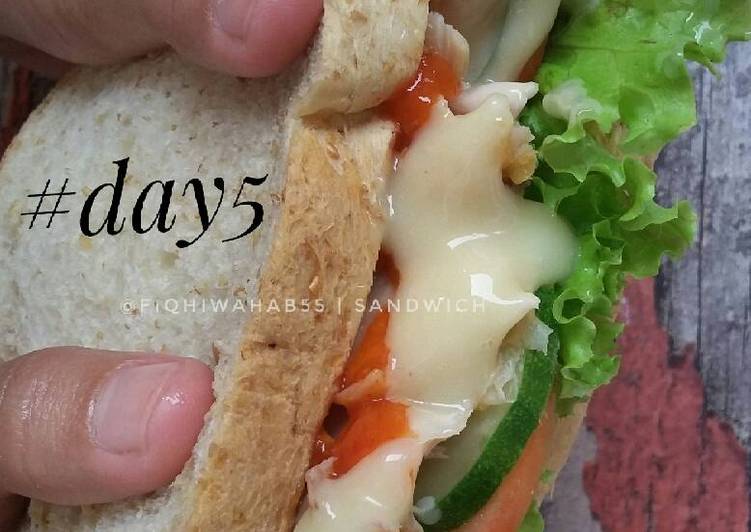 cara membuat Roti Lapis / Sandwich Ayam Crispy
