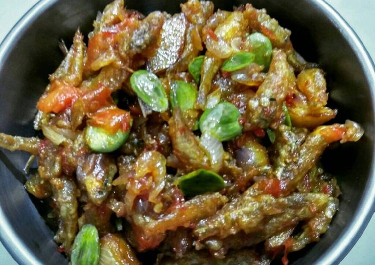 gambar untuk resep Ikan teri basah dengan sambel abc