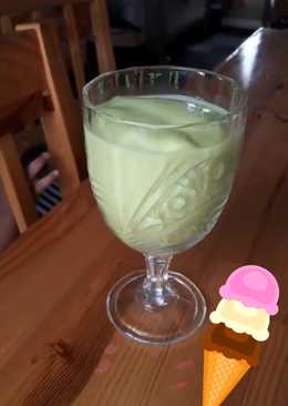 Avocado Smoothies ala cafe
