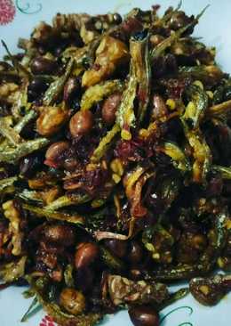 Teri kacang kriuk