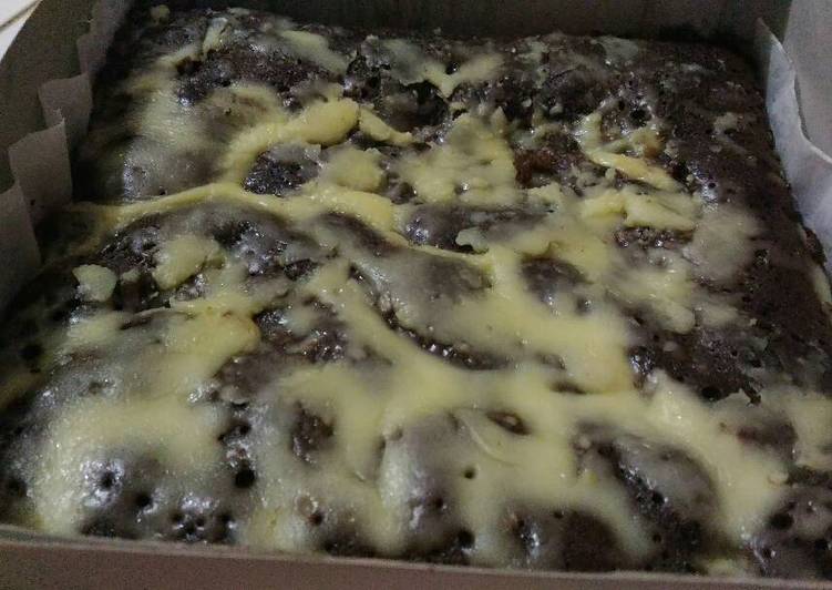 cara membuat Brownies coklat saus keju ala camer