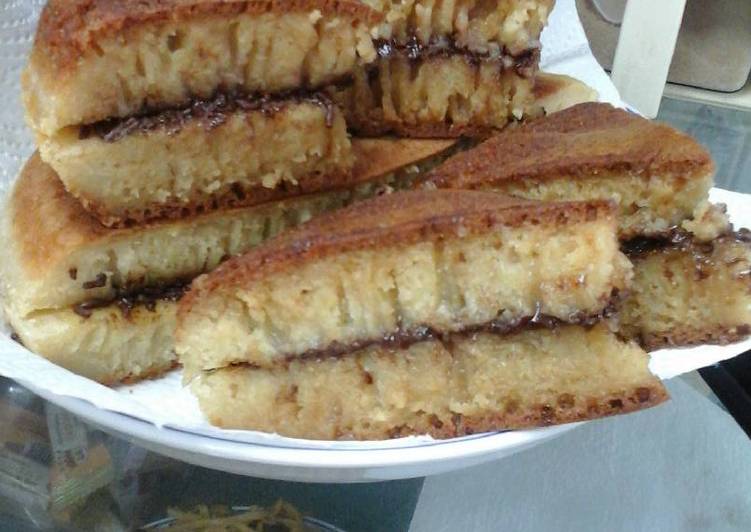 gambar untuk resep makanan Martabak manis mini teflon