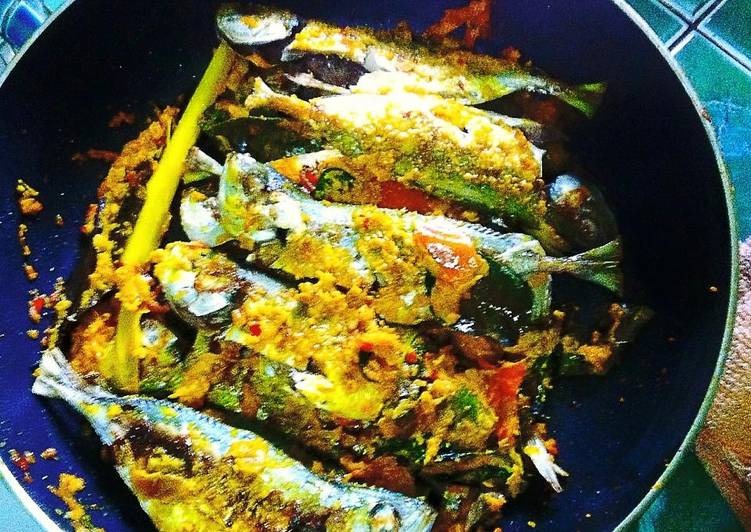 Resep Selar kunyit (ala diet minyak goreng) By Rusliana