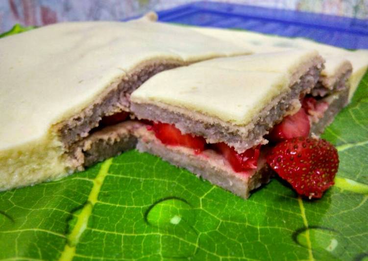 resep lengkap untuk Strawberry cake puding