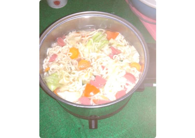 S3 (Sayur Sop Sosis) ala Anak Kos