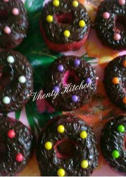 Donat buah naga merah