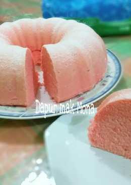 Bolu kukus strawberry bersalju montok banget!ðŸ˜‰