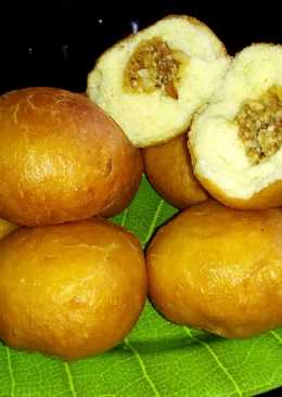 Roti goreng isi kacang
