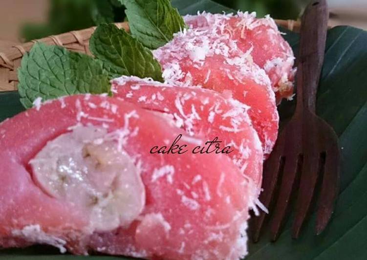 cara membuat Kue mata roda strawberry