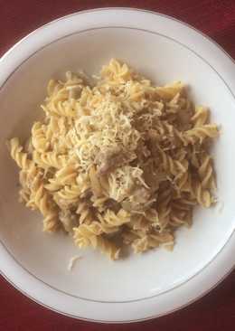 Fusilli carbonara (simple)