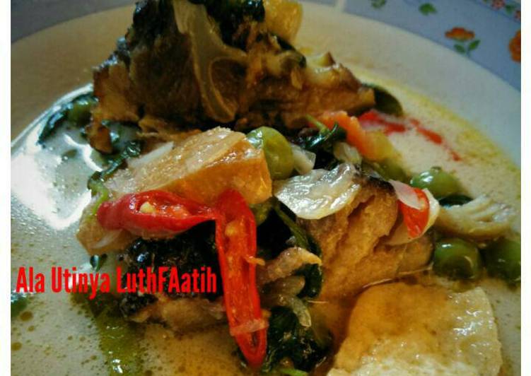 resep makanan Mangut Pari Asap dan Terong Pokak