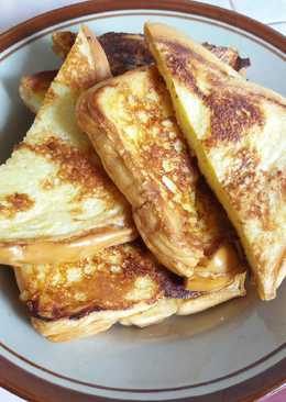 French Toast (roti panggang telur-susu)