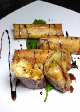 Lumpia isi pisang keju