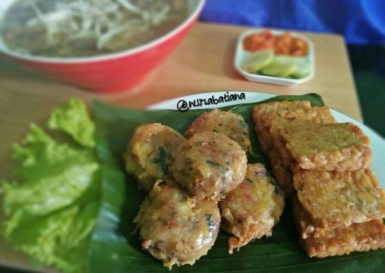 Resep Perkedel Kentang dan Tempe Goreng (teman Tauto) Karya Nur
Sabatiana