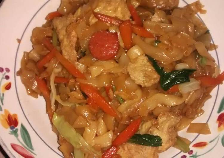 resep lengkap untuk Kwetiaw Goreng