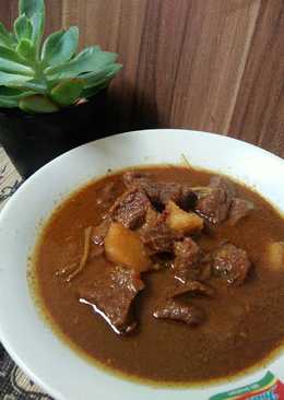 Semur daging dan kentang