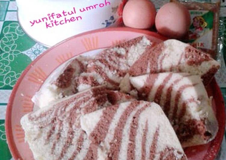 gambar untuk resep Bolu zebra kukus yummy..........!!!!