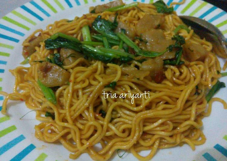 resep makanan Mi Goreng Bakso Homemade