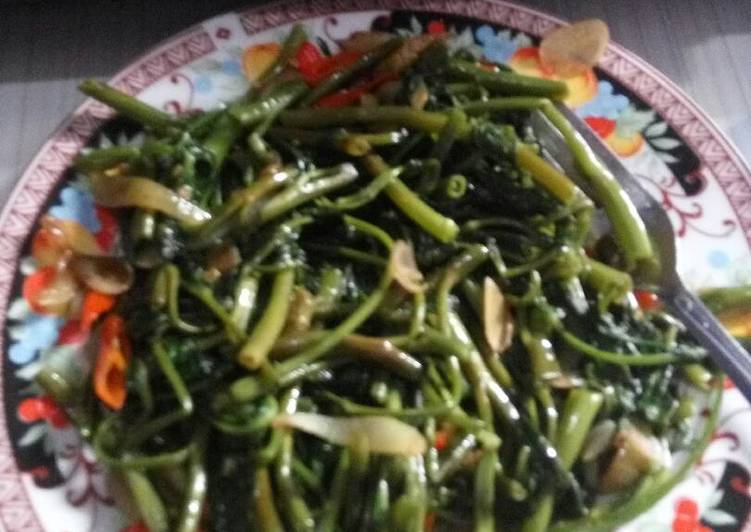 resep lengkap untuk Tumis Kangkung saus tiram