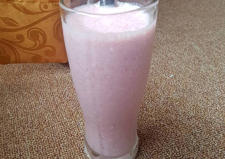 resep Smoothies strawberi segerrr.