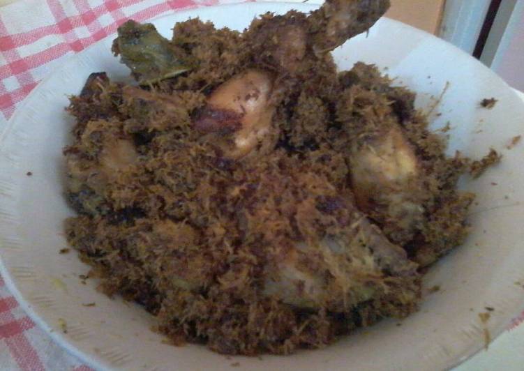 cara membuat Ayam serundeng