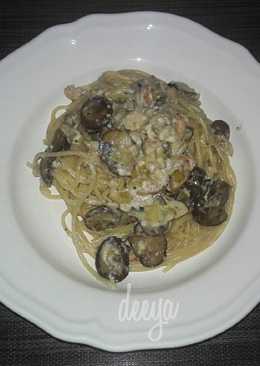 Spaghetti seafood carbonara