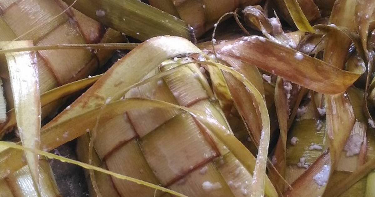 22 resep ketupat ketan enak dan sederhana - Cookpad