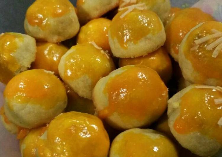 Resep Nastar keju kinclong (ananas taart) melted super lumer #PR_kuKer
By vina septiana