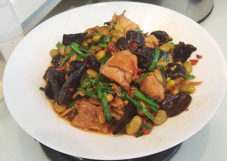 gambar untuk resep makanan Tumis ayam jamur kuping