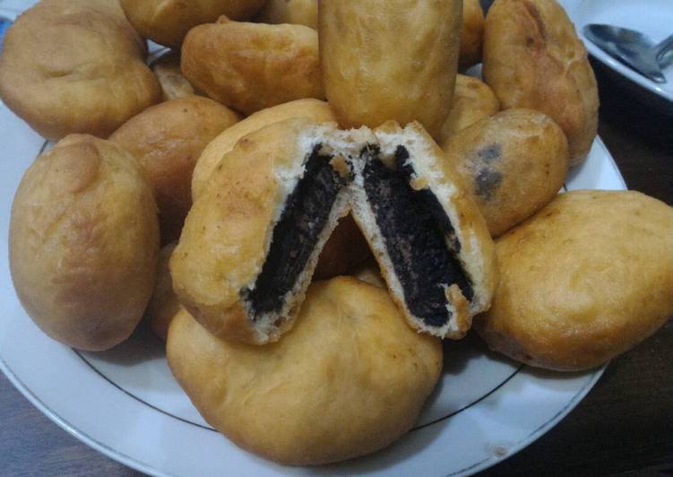 resep lengkap untuk Donat Goreng Isi Oreo