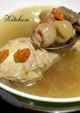 Simple Oriental Chicken Soup