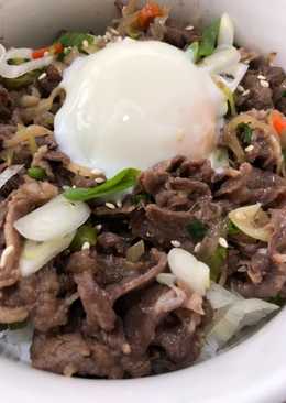 Beef donburi with onsen egg