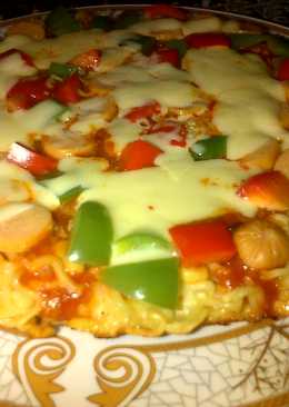 Pizza Mie Saus Bolognese
