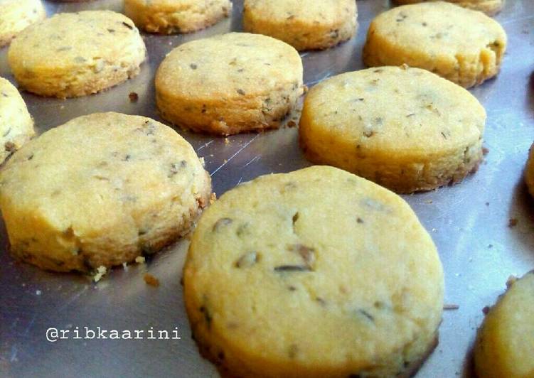 Resep Oregano Cookies (Salty n less sugar) 6 bahan utama By Ribka Arini