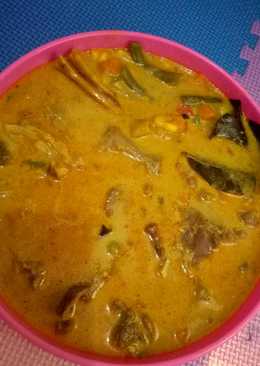 Gulai daging sapi kuah kuning