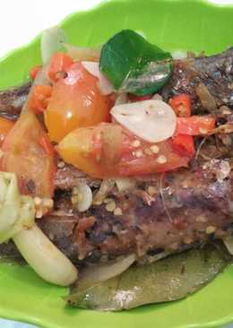 15. Ikan Kembung Masak Tomat
