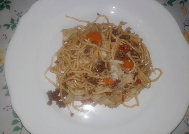 gambar untuk cara membuat Mi goreng daging