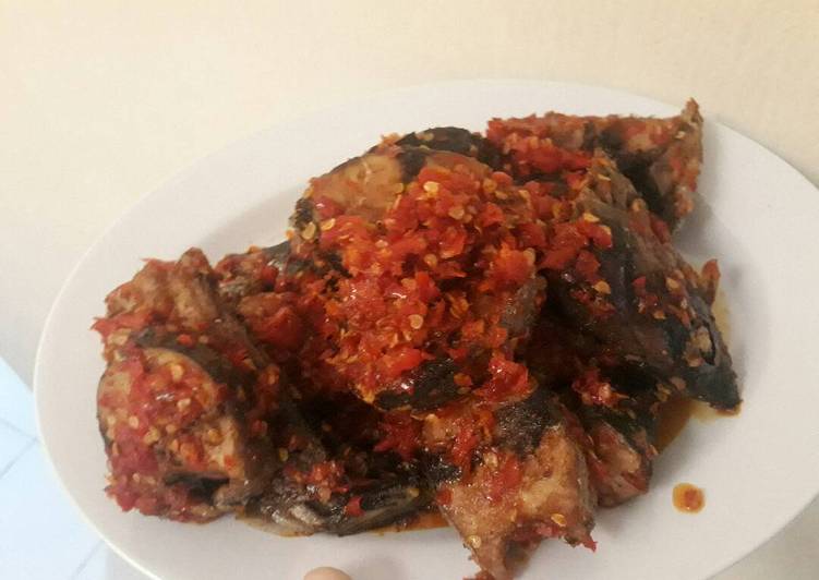 bahan dan cara membuat Ikan tongkol Balado ??