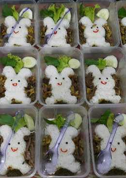 Bekal Anak Bento "Bebek Goreng Suwir" Rabbit viewðŸ°ðŸ˜ŠðŸ˜˜