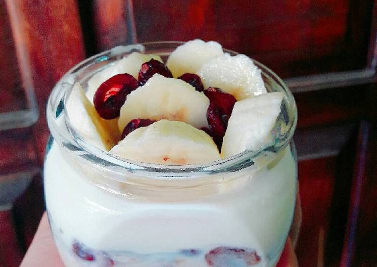 gambar untuk resep Overnight Oats cranberries and Yoghurt