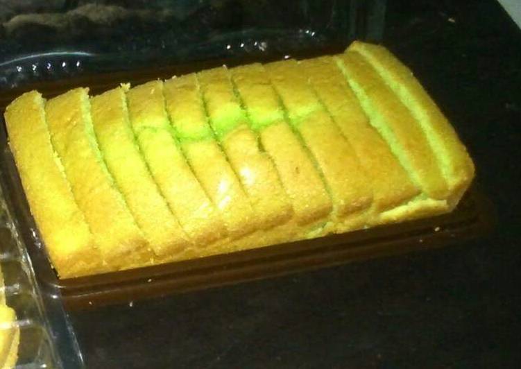 gambar untuk cara membuat Bolu pandan panggang irit telur (3 telur)