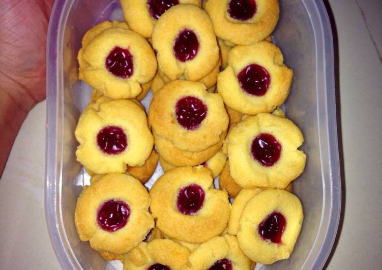 Resep Thumbprint Blueberry Cookies (Cookies Selai)