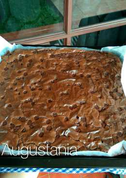 Chewy Chocochip Brownies