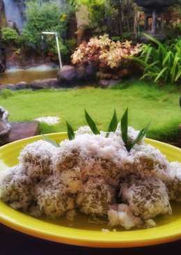 Kelepon daun suji