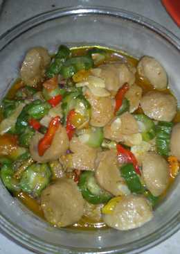 Tumis oyong bakso by Linda