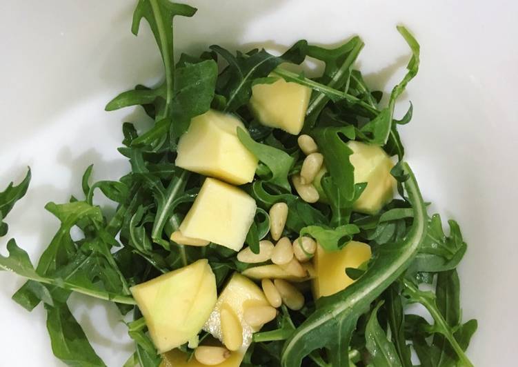 gambar untuk resep Salad daun rocket dan mangga (super simple & fresh!) :)